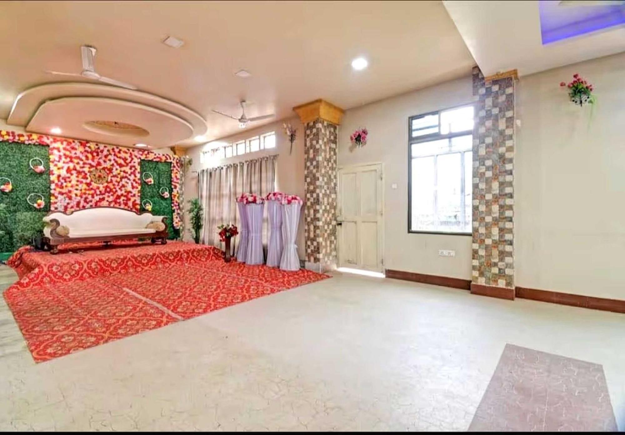 Collection O Megha Resort Jorhāt Kültér fotó